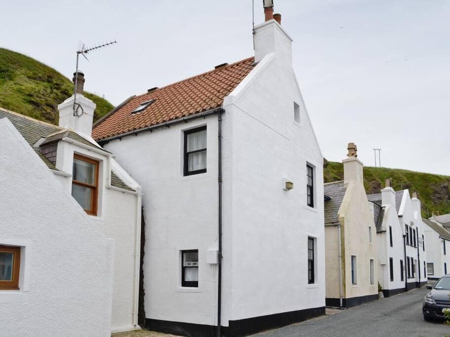 Fisherman'S Cottage In Pennan Экстерьер фото